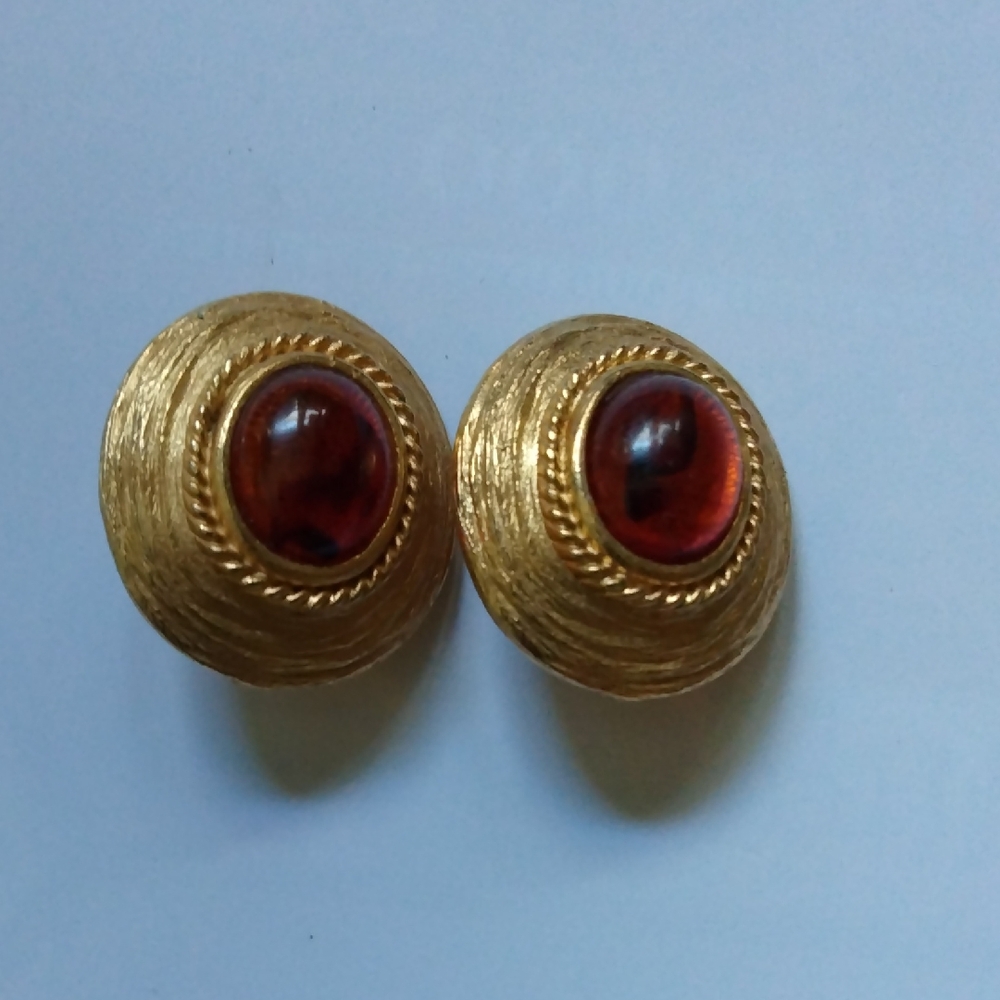 Elegant Gold and Brown Earrings